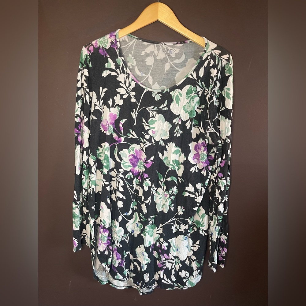 Apt. 9 Black and Green Long Sleeve Tee